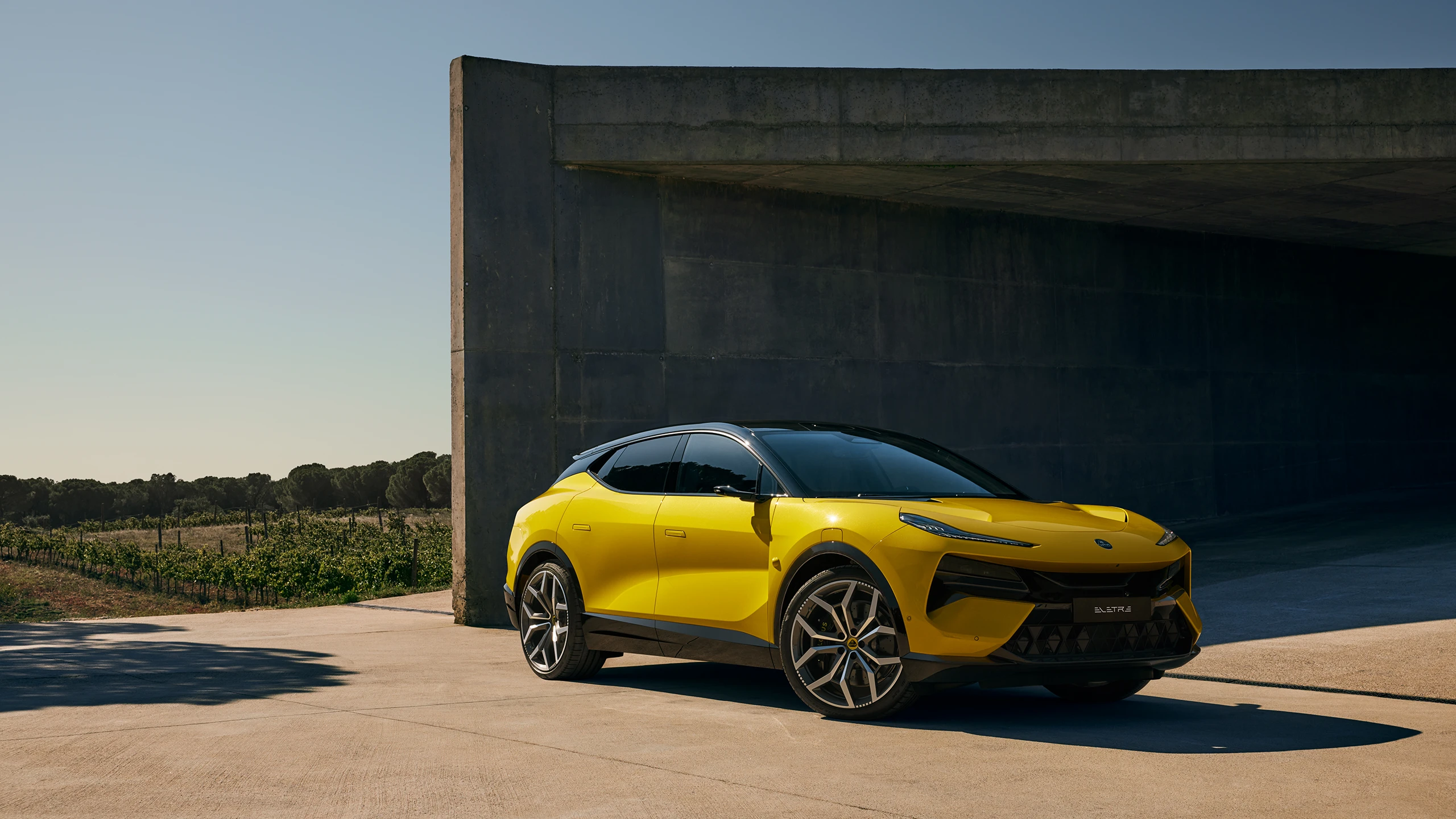 Lotus_Eletre_Image_Exterior-2-desktop